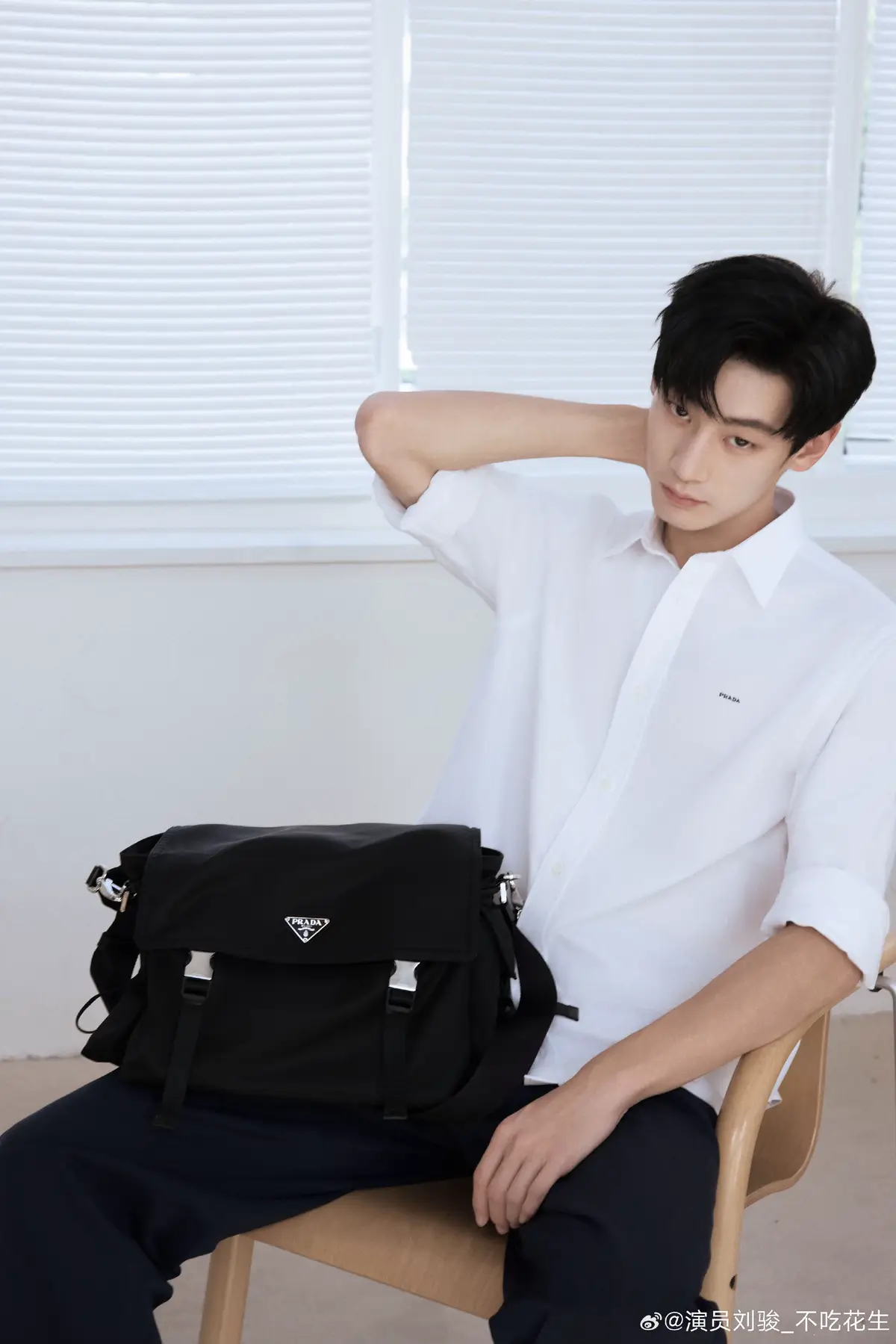 22.8.2025 Weibo Update 🦊 “ Mọi người xem bé nè ~~ “ Lưu Tuấn ơi em đăng ảnh zị là chếc tui gòi 😭 #Liujun #luutuan #刘骏 #foryou #china 