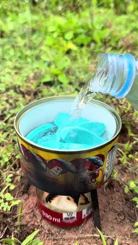 The guys save soaps and water to SURVIVAL with Smart idea #camping #bushcraft #Outdoors #survival 