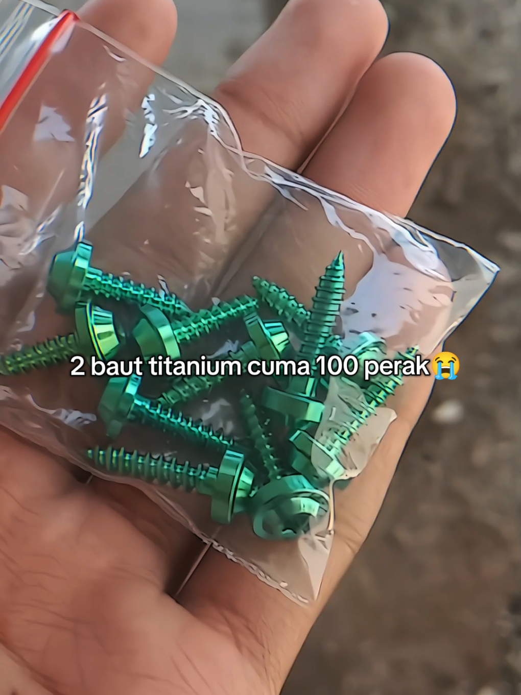 beli 2 titanium cuma 100 perak berarti kalau beli 1 cuma 50 perak😭#baut #titanium#gr5#kaabetmy#fyp 