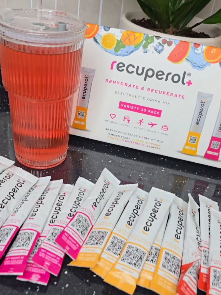Hydration just got an upgrade with @Recuperol 💧 sugar-free, vitamin-packed, only 14 cals a sachet & tastes unreal 🍓🍋 whether you’re training, travelling or on the sesh, these are a must have 🔥 . . .  #electrolytedrink #recuperol  #hydrationhack #dealdrops  #tiktokmademebuyit 