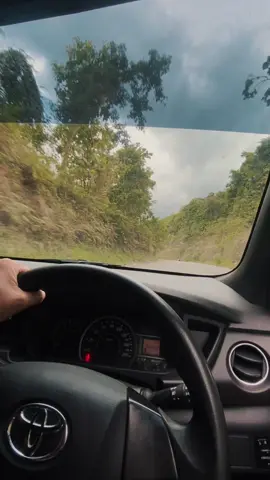 Qeust hari ini tetap fokus digaris putih , bukan di paha putih🤭   #drivermuda #driverlintassulawesi #luwukpride🏝🔥 #luwukbanggaisulteng #paluluwuk_luwukpalu 