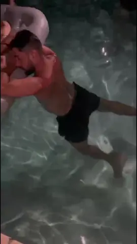 C’è qualcuno ancora vivo? #challengetitanic #titanic #summer26 #friends #neiperteee 
