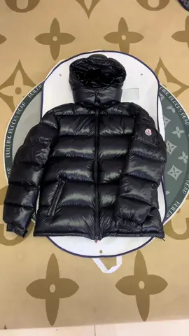 Warten auf den Winter😌😌😌#fürdich #Winterfashion#downjacket#moncler #maya