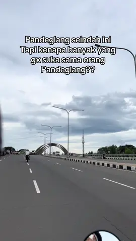 Orang Pandeglang angkat kaki nya kita absen dulu🤣#flksguys🥰biarrame🥰 #tiktokviral 