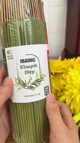 Có ai giống em đến giờ mới biết lá Khuynh Diệp là lá Bạch Đàn không? Ở quê em toàn gọi Bạch Đàn không à. Nhang Khuynh Diệp Mộc Thảo An Hương #lin93giadung #nhangkhuynhdiep #nhangduoimuoi #nhangitkhoi  @LIN93 GIA DỤNG 🥂  @LIN93 GIA DỤNG 🥂 