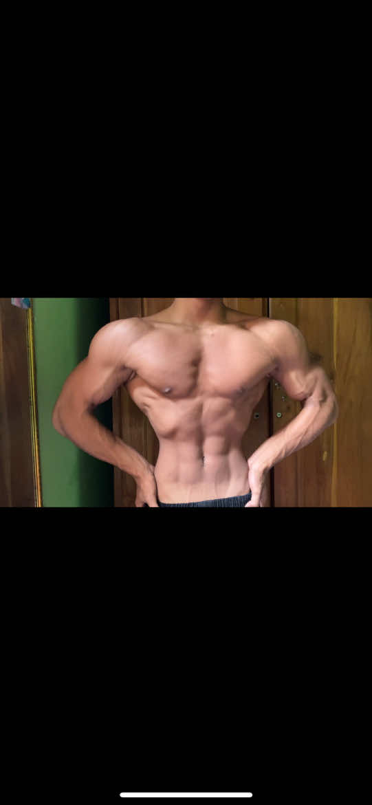 item banget kebanyakan jemur btw udh H-8 semoga aja dapet hasil terbaik #gym #bigboy #prep #16y #fyp 