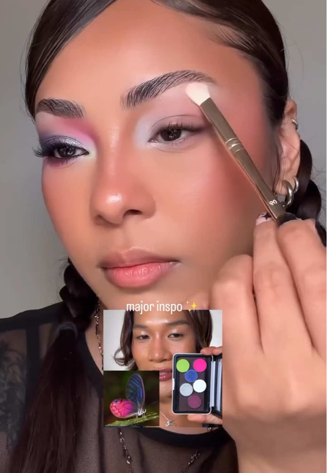 @Sonika✨ playing with drop 1 🤍 This is premium beauty, at accessible lab-grade prices. True to form, true to you. Products:  #03_Neon Grunge 25-pan palette £12  Magn_Edit case £6  #samplr #sampletok #makeup #eyeshadow 