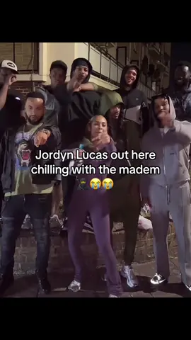 Deshae come get your ball 😭🙏 #fyp #viral #jordynlucas #deshaefrost #foryoupage 