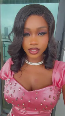 >> Incoming transition << 🤏🏽🙂‍↕️✨ #weddingguest #asoebi #fyp #foryou 