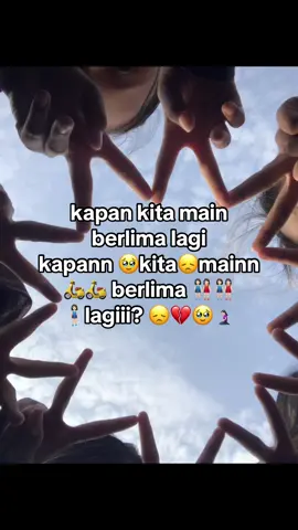 ah klian ma ningallin akuu, masa aku esempe sndriii 💔😞 #ber5 #dejavu #asing @slfa @zahiraa🪻 @𝖌 @Ghina1110 