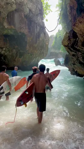 #bali #indonesia🇮🇩 #surfing #uluwatu #sulubanbeach 