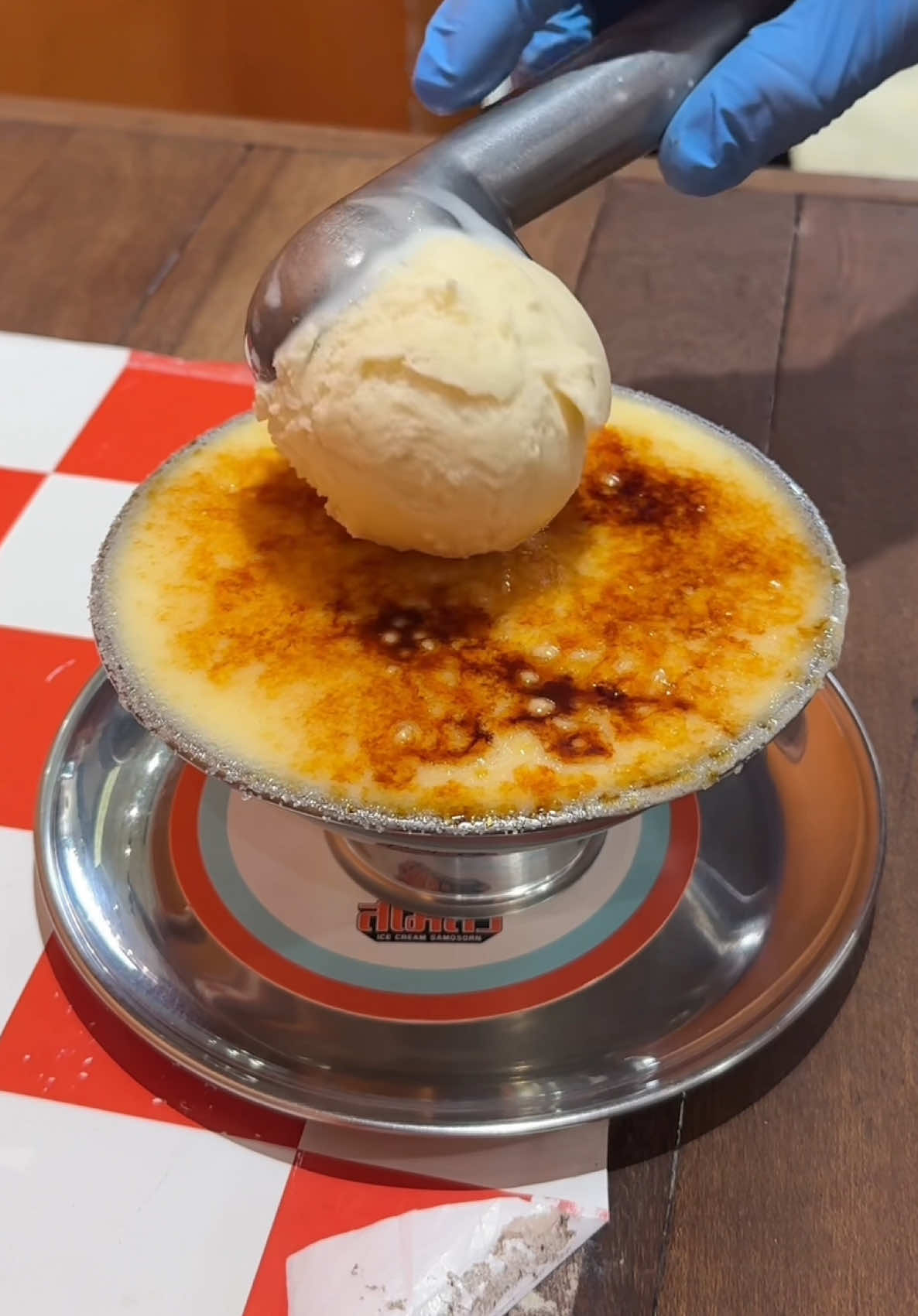 what i ate today in Bangkok, Thailand! 🇹🇭 Thai Tea Frappe 📍 Suan Luang Square 171 ซ. จุฬาลงกรณ์ 16 Wang Mai, Pathum Wan, Bangkok 10330, Thailand  Crème Brûlée  📍 Ice Cream Samosorn 368 ซอย จุฬาฯ 1 Wang Mai, Pathum Wan, Bangkok 10330, Thailand Toro Fries - ICONSIAM 📍Khlong Ton Sai, Khlong San, Bangkok 10600, Thailand ThipSamai - ICONSIAM 📍 Khlong Ton Sai, Khlong San, Bangkok 10600, Thailand Mini Melts - ICONSIAM 📍 Khlong Ton Sai, Khlong San, Bangkok 10600, Thailand