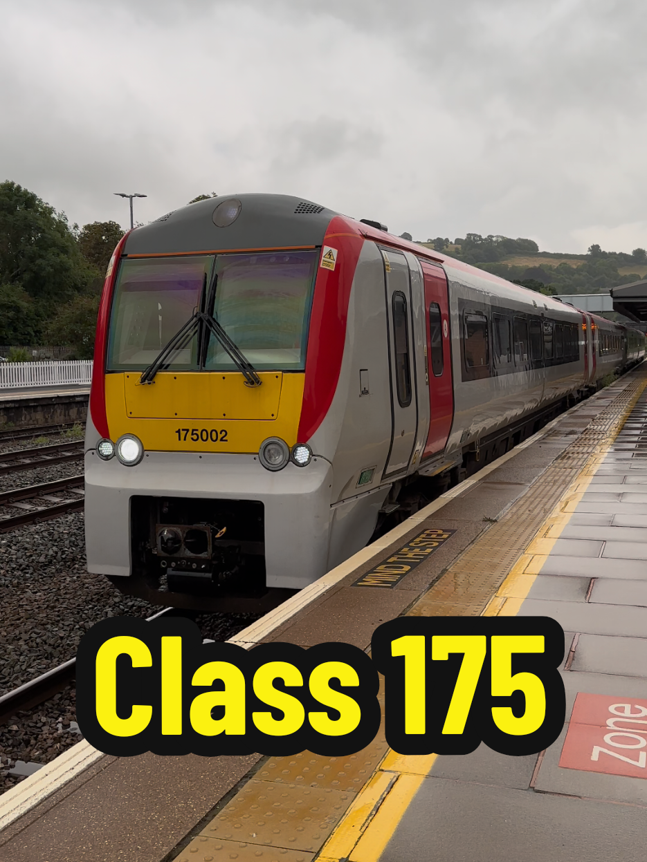 GWR new class 175s departing from Totnes on their training run #trains #trainspotter #trainspotting 