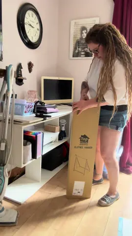 Space saving foldable clothes rail! Perfect for my reselling business, carboot sales, it’s sturdy and just what I needed in my hobby filled home #clothesrail #reseller #carbootsaleuk #carbootsale #resellingcommunity 