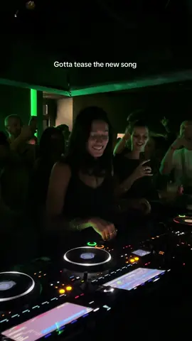 My favourite song to play out #fyp #clubmusic #femaledj #housedj #foryou 