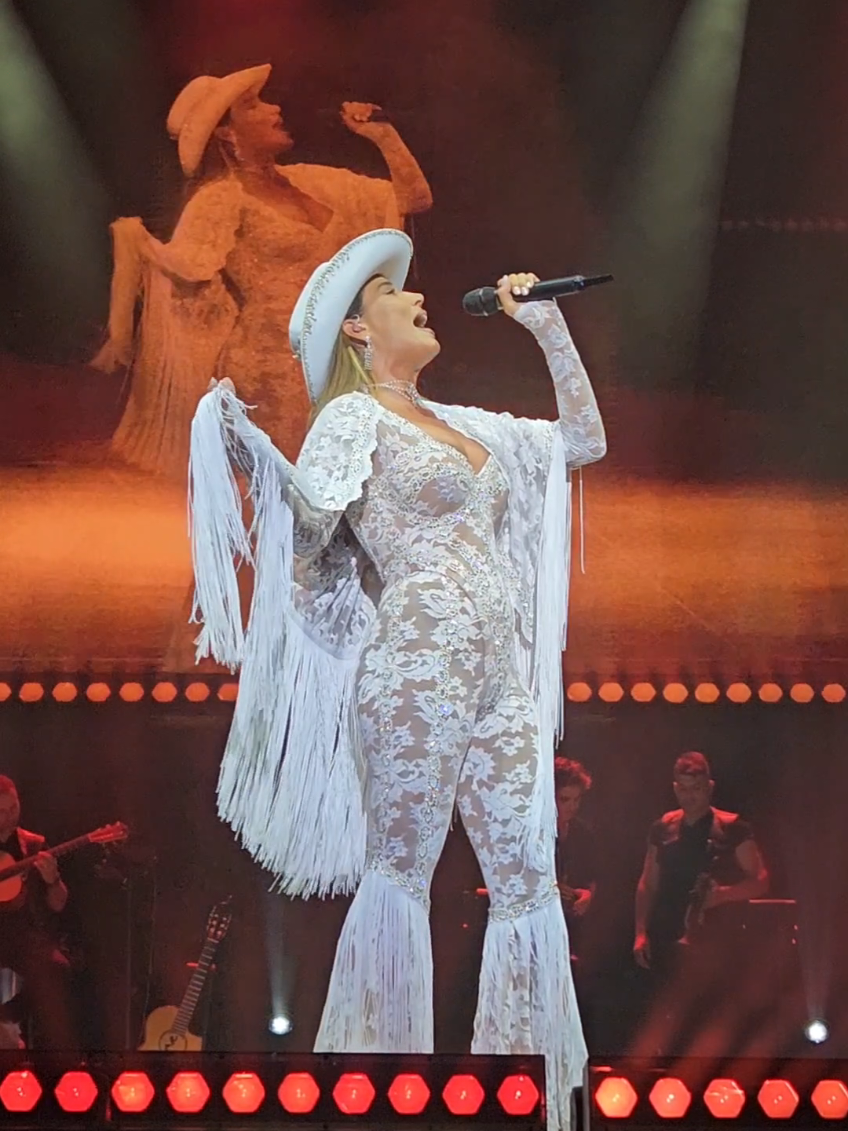 @India Martinez ayer en el  @Starlite Occident ✨️✨️ #indiamartinez #Aguachiletour #starlitefestival 