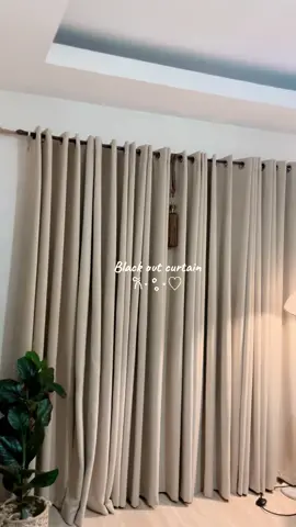 Akala mo Gabi parin dahil sa black out curtains na tooo!🙊😍 7ft long black out curtain with 8 metal rings✨super aesthetic🤎 #blackoutcurtain #tiktokaffiliate #teamputiteamkahoy #fyp #homedecor 