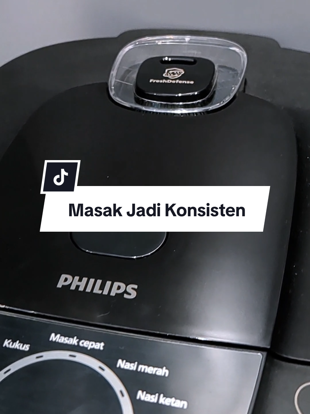 ✨ Masak nasi nggak pake drama lagi! Dengan Philips HD4812 Rice Cooker, nasi selalu pulen, wangi, dan hangat lebih lama 🍚🔥. Pancinya anti lengket, gampang dicuci, dan kapasitasnya pas buat keluarga. 👉 Klik keranjang kuning sekarang biar makan bareng keluarga makin nikmat tiap hari! #RiceCooker #PhilipsAppliances #DapurPraktis #MakanEnak #fyp 