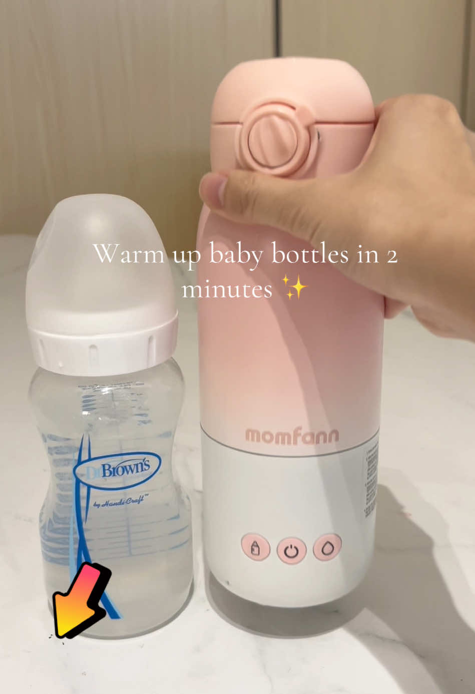 This bottle warmer is a total game changer ‼️ #bottlewarmer #bottlefeeding #baby #babyessentials #babymusthaves #mom #tiktokshop #fyp #tiktokmademebuyit #newborn #viral 