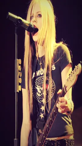 mommy #avrillavigine #fyp #bubblegum #avril #2000s 