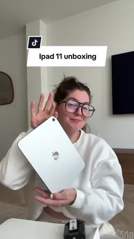Verder ben ik heel zuinig hoor 😮‍💨😂 #ipad #ipadunboxing #ipad2025 