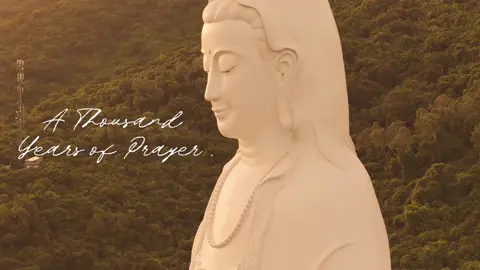 “Người Đà Nẵng tin rằng… mỗi khi biển dậy sóng, Mẹ Quan Âm trên chùa Linh Ứng lại dang tay che chở, giữ bình yên cho muôn dân.” #quantheambotat #danang #djimavic4pro #flycam #phatgiao 