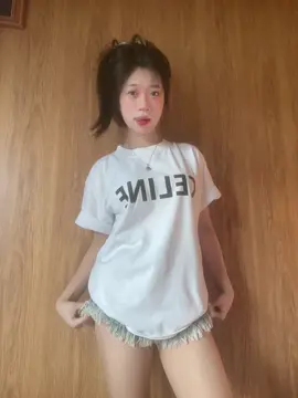 #xuhuong mot ng di g tu xa cho anh ve