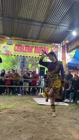 dikasih luntur🤌🏻🙌🏻 #keseniantradisional🇮🇩 #jatilanindonesia #jaranan #kesenian #jatilanjogja @A. @tarryverosha🪶 