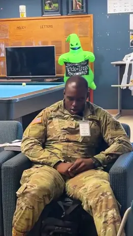Wake up the soldiers prank😂🤣#funny #funnyvideos #omg #foryou #happy #prank #usa 