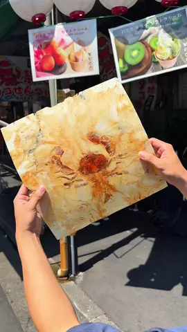 巨大のカニせんべい🦀 　 ◎カニせんべい ¥1,500 　 📍東京 / 築地 【店名】江戸前築地タコせんべい店 【時間】9:00-15:00 【定休日】不定休 　 #東京グルメ #japanesefood