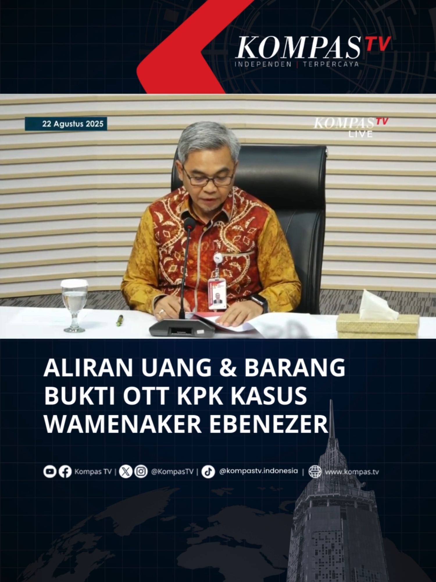 Ketua KPK Setyo Budiyanto merinci sejumlah barang bukti dalam kasus pemerasan K3 yang melibatkan Wamenaker Immanuel Ebenezer. Hal ini disampaikan dalam konferensi pers di KPK pada Jumat (22/8/2025). Uang senilai Rp81 miliar mengalir ke sejumlah pihak, sementara Wamenaker Immanuel Emanuel menerima sebesar Rp3 miliar. Sebanyak 15 kendaraan motor roda empat, 7 unit kendaraan motor roda dua dan uang tunai sejumlah kurang lebih Rp170 juta dan 2.201 Dolar disita oleh KPK. Tuliskan komentarmu dan dapatkan berita terkini lainnya di www.kompas.tv serta youtube.com/kompastv #TikTokBerita