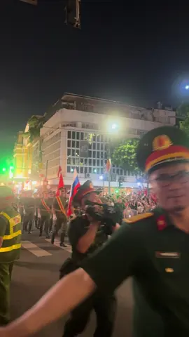 Quân đội Nga được chào đón nồng nhiệt bởi người dân Việt Nam 🥰#xhhhhhhhhhhhhhhhhhhhhhhhhhhhhhhhhhhhhhhh #a80 #toquocvietnam #hochiminhmuonnam🇻🇳 #thh060906 