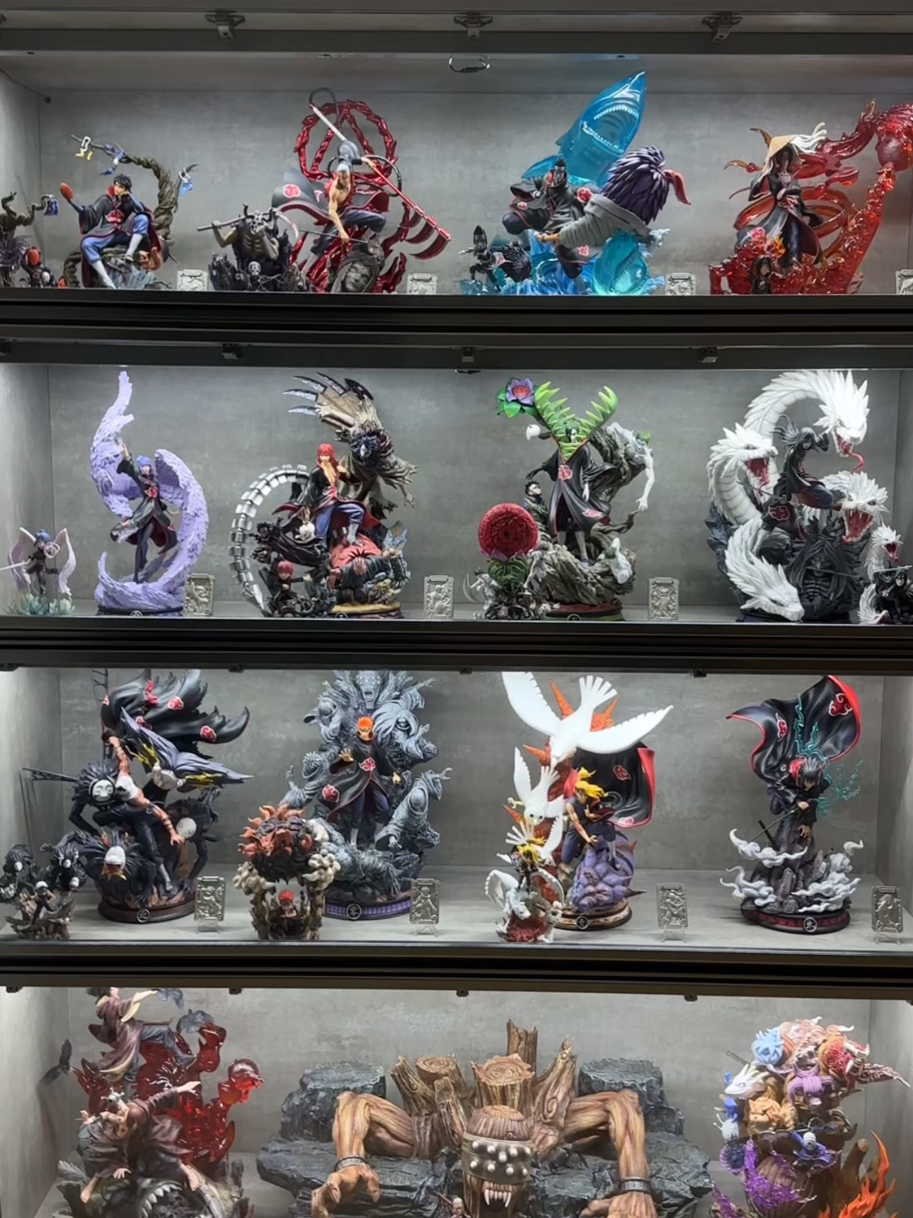 Who is your favorite Akatsuki member 😍🤫 #animefigure #statuecollection #naruto #akatsuki #toys #toyscollection #narutocollection #resinstatue #kaizerlevel #kisame #itachi #orochimaru #sasori #konan #deidara #hidan #obito #painnaruto #narutoshippuden #unboxing #figureunboxing #narutofan #narutoanime #narutofigure #narutoedit #toyscollector #animecollection