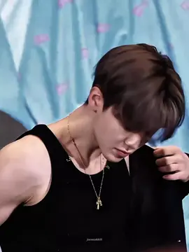 stuck with nana😊 #jaemin #nctdream 