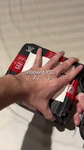 unboxing YSL Y edp 🤤 *ehh bener kan ? #asmr #parfumviraltiktok #fragrancetiktok #velixirapollo #fypシ゚ 