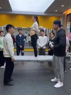 Je pratique cet extracteur tous les jours et ma silhouette s'est améliorée après l'avoir pratiqué.