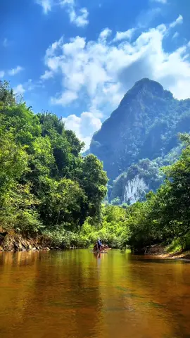 Don’t miss bamboo rafting in the jungle of Khao Lak when in Thailand 🎋 #thailand #travel #nature #fyp #traveltiktok 