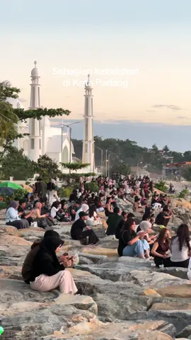 sunset dikota padang ga pernah gagal sih #fyp #sunset #kotapadang #taplau 