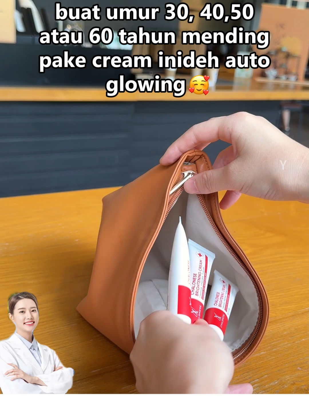 Kamu harus segera coba nih🤩✨#fyppppppppppppppppppppppp #foryourbeauty #promoskincare #chalonesecreamwhiteningandfreckleremoval #niacinamide #daycream #chaloneseskincare #flekhitambandel #bumilbusuiaman🥰 #creamchalonese #chalonesebrightening #chalonesebrighteningcream #brighteningcream #bpomdanhalal✅ #wajahkusam #flekhitam #glowskin #rekomendasiskincare #skincareroutine #skincaretips