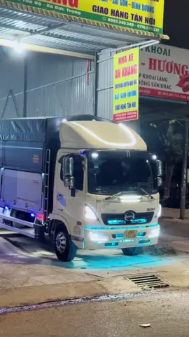 Vội gì thì vội . Xuống gờ kh thể vội được nha ae 😉#xerau49 #hino500 #xuhuong #xetaitiktok🚛 #49h01739 #xuhuongtiktok 