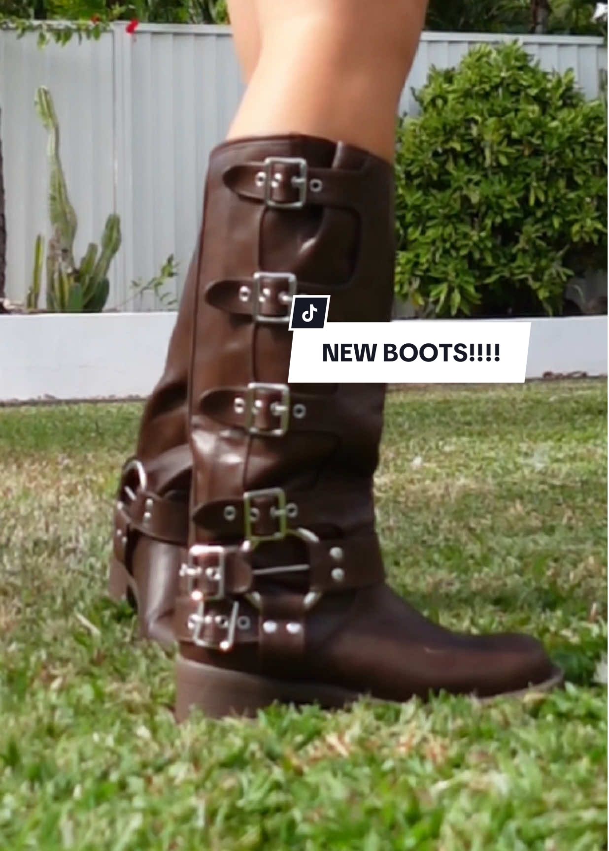 My first ever boots unboxing!! #kneehighboots #brownboots #buckleboots  Got them on @Princess Polly 