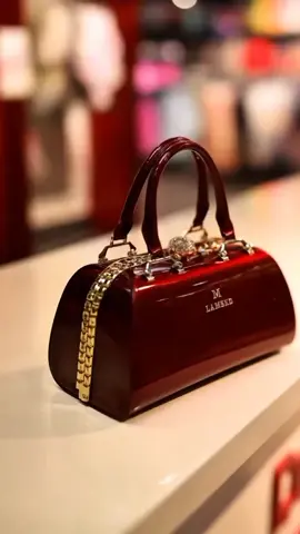 Tas wanita glossy elegan tas pesta wanita premium Tas kondangan mewah murah Tas behel wanita kekinian Tas wanita import elegan #TasWanitaElegan #TasGlossy #TasPestaKekinian#cuantanpabatas #fyp 