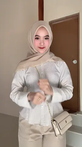 kemeja stripe rempel koran look😍