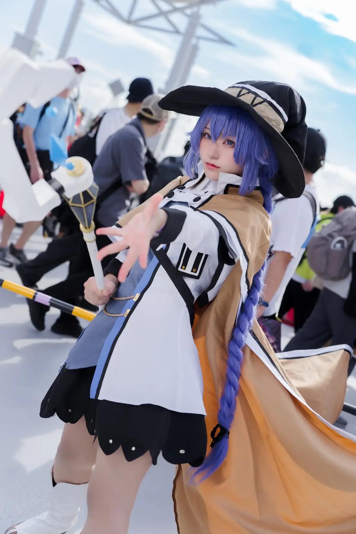 #コミケコスプレ #無職転生コスプレ #ロキシーコスプレ  C106は両日、無職転生ロキシーのコスプレで参加してきました！📸→1枚目から順によっしぃさん、みやびさん、かのんさん、月原さん 無断転載されてたの見て悲しかったので自分でも載せます✌️