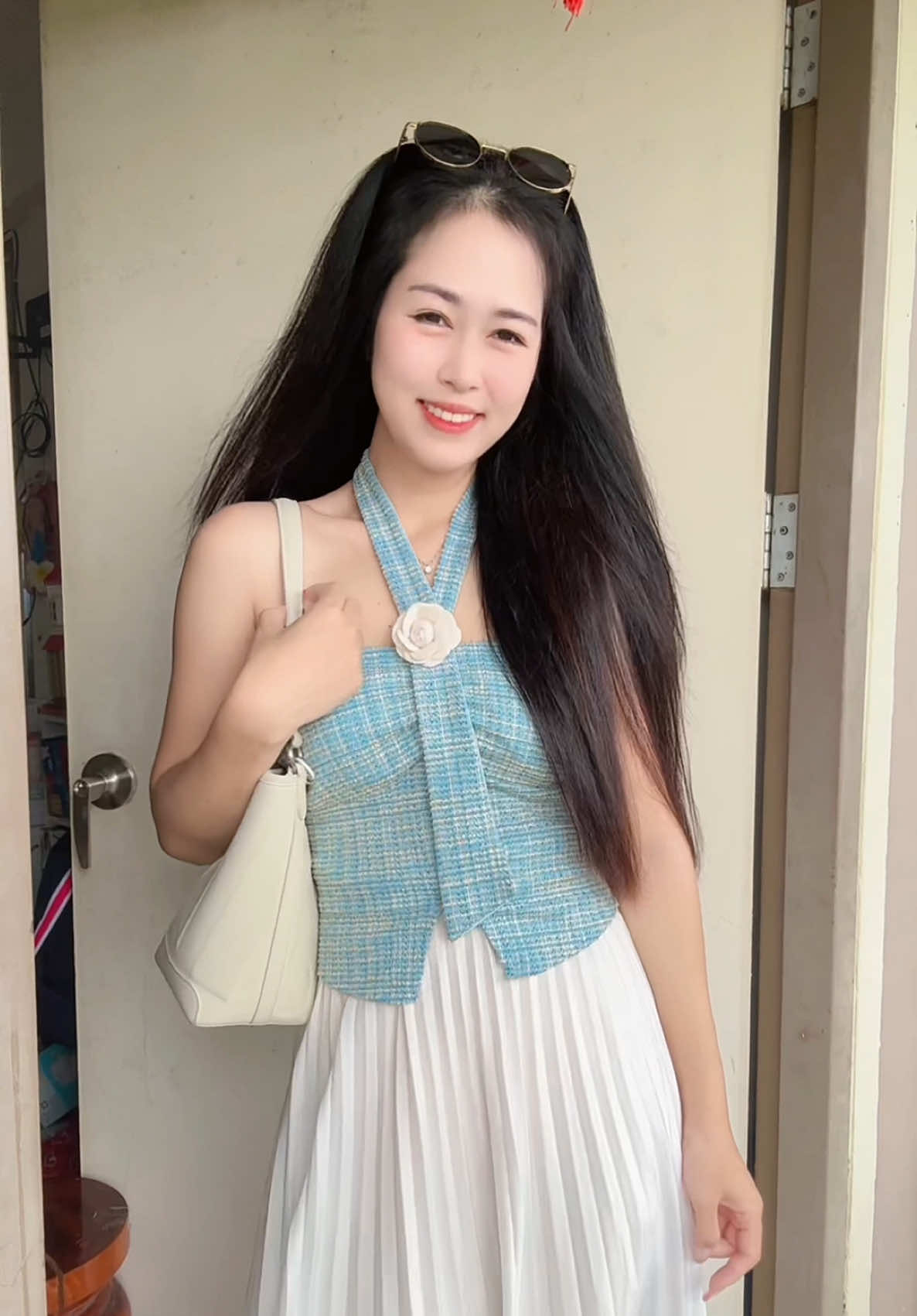 มนุษย์แม่อย่างนุ่น เตรียมตัวไปรับลูกสาวเลิกเรียนกันอีกแล้วคร่า👧🏻💗  #REDAPPLE #รองเท้าเรดแอปเปิ้ล #ใส่เลยจะได้รู้ว่าดี #รองเท้าเพื่อสุขภาพ #รองเท้านุ่มใส่สบาย 