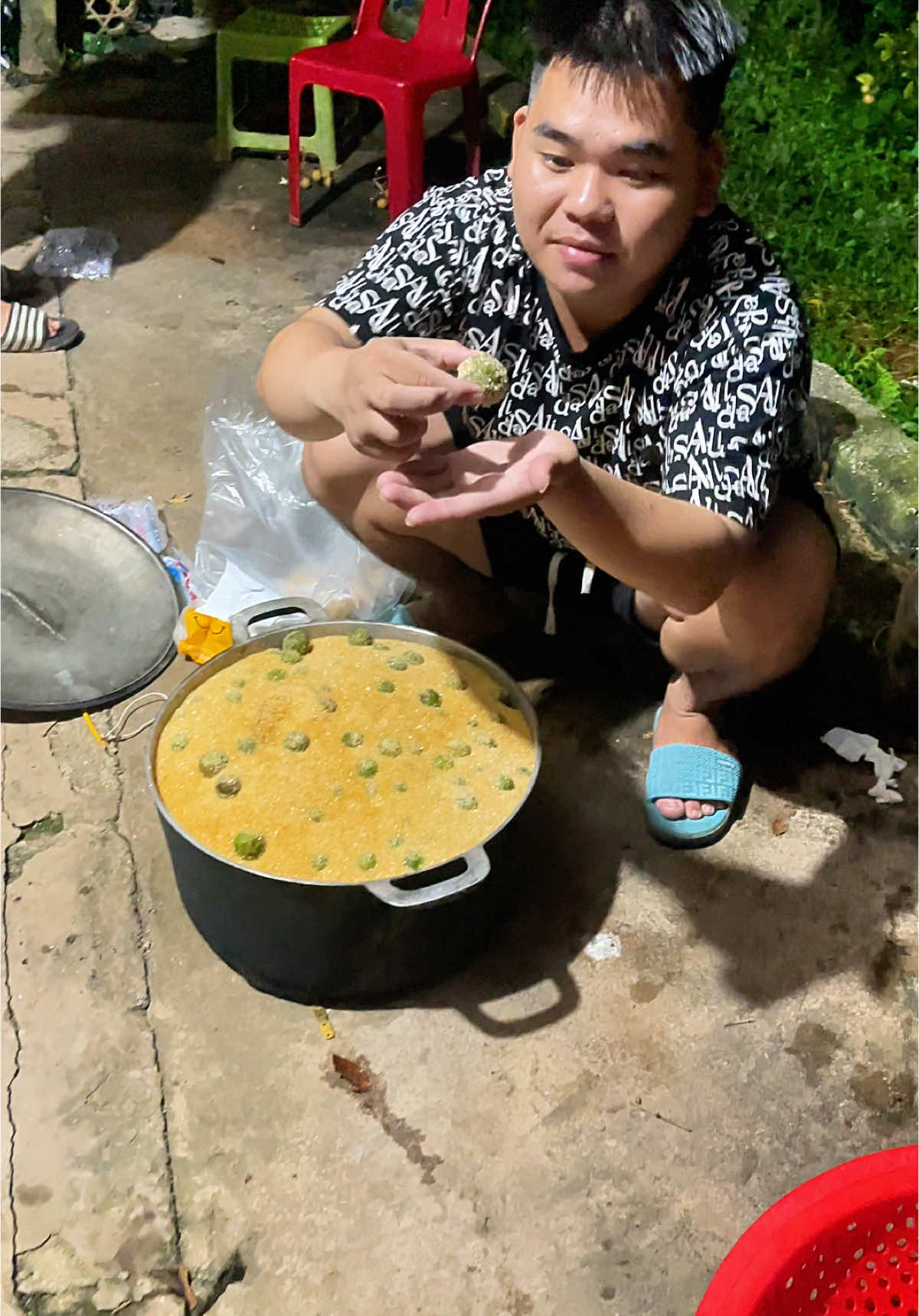 Làm nồi này tết thì xõa #muckbang ae biết nồi gì thì cx giỏi #anhdaiduong #xaungam#amthucanhem #anuong #ancungtiktok #ngaytuyetdoi 