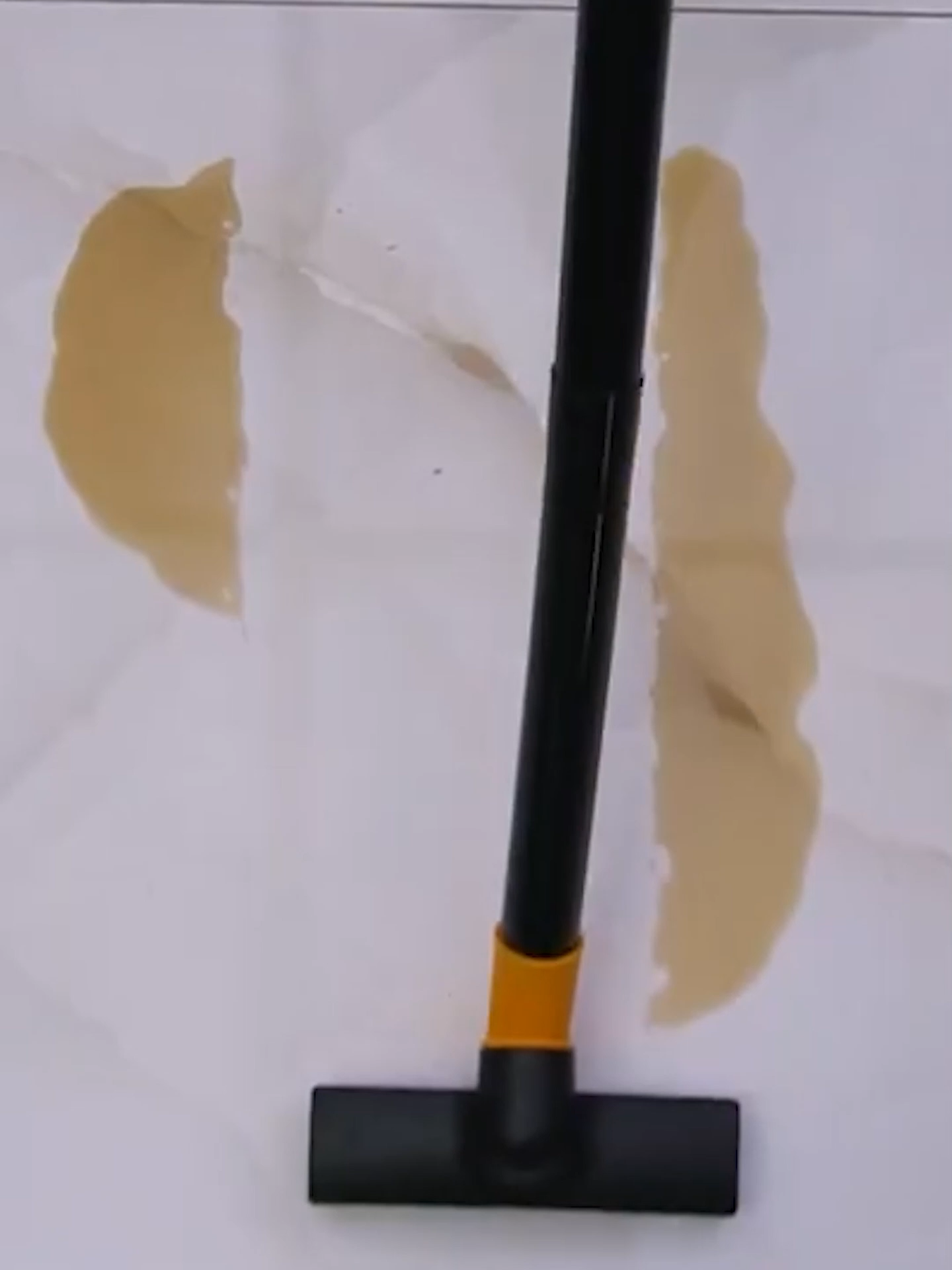 Moderno, prático e potente, o WAP GTW Inox 12 é um aspirador de pó e água 🤩 Aspira qualquer tipo de sujeira, seca, úmida ou líquida, tanto em ambientes externos como internos