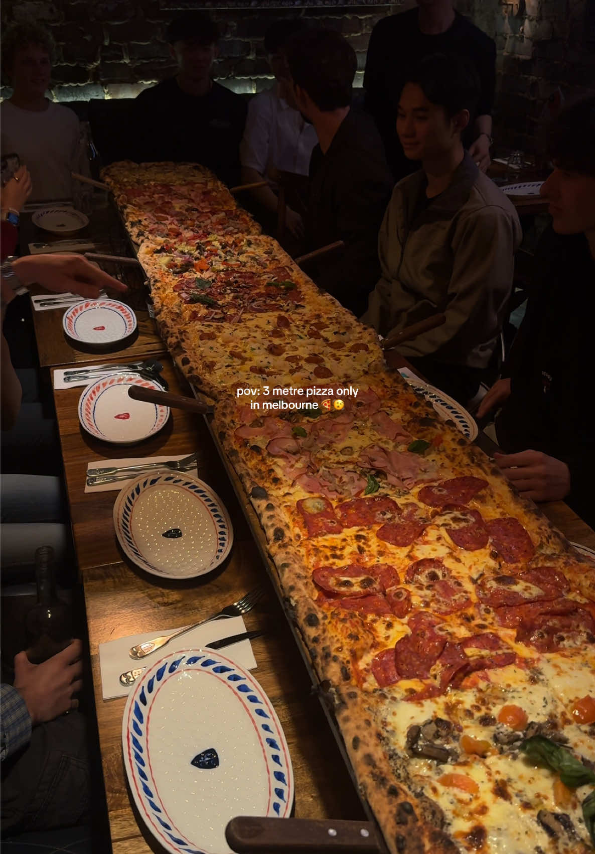 casual wednesday night at @Crinitis 😭 pizza coma for daysssss  #longestpizza #biggestpizza #crinitis #melbournefoodie 