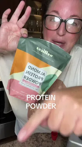 This Wellious protein powder has 4 ingredients and it tasted great for my morning protein drink!  @Wellious  #proteinshake #proteinpowder #welliousproteinpowder #proteindrink  #proteinsnack 