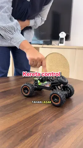 Ada spring jadi nak main kawasan tak rasa pun boleh. Mudah kawal juga ☺️ #keretacontrol #keretamainan #rccar 
